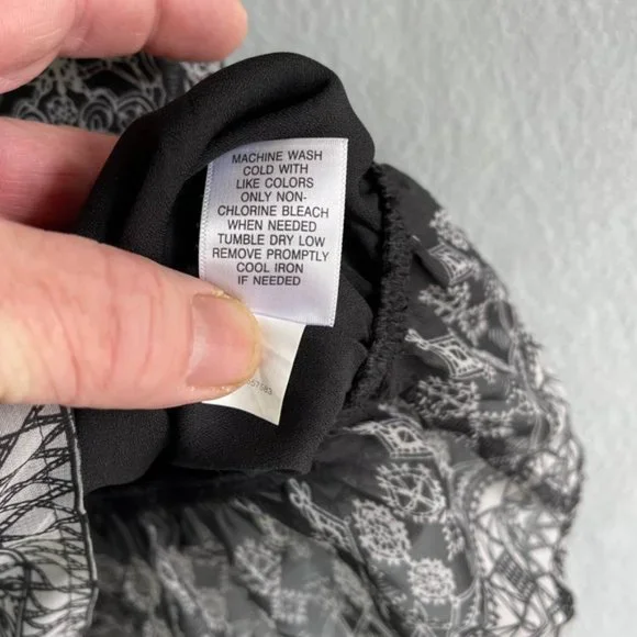 Apt. 9 Sleeveless Blouse Black Sleeveless Round Neck beaded Tie Back S - Picture 5 of 8